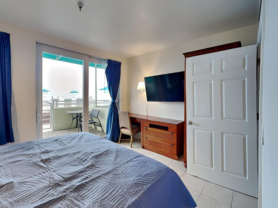 Bed, TV and multimedia, Balcony/Terrace, Bedroom, Sea view, furniture