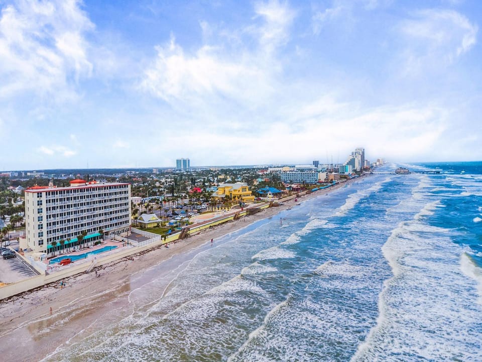 Property building, Day, Neighbourhood, Bird's eye view, View (from property/room), Beach, Sea view