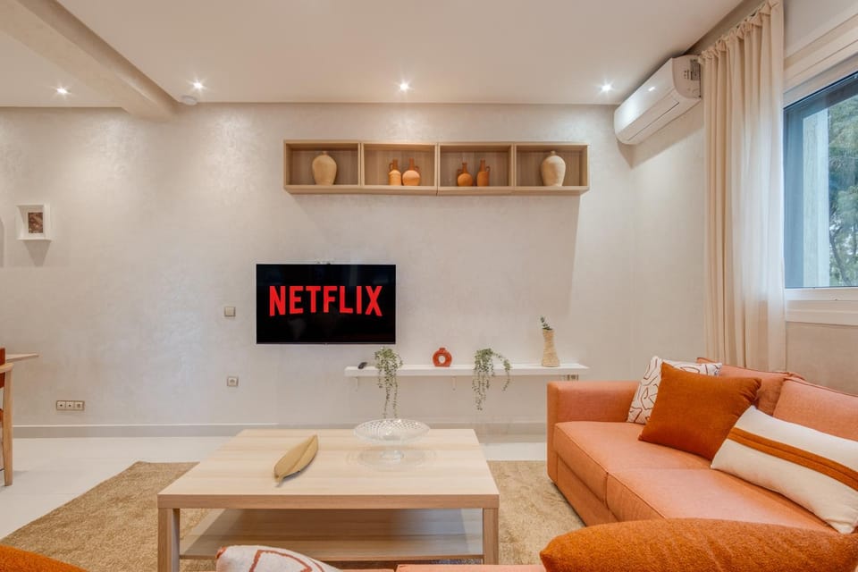 TV and multimedia, Living room, Seating area