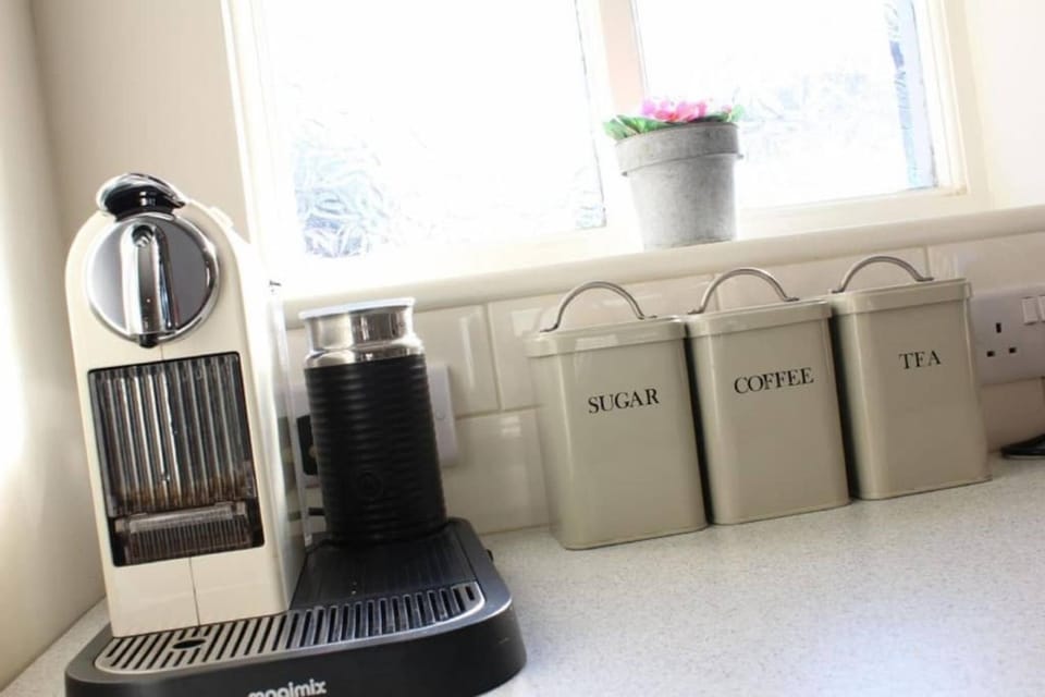Coffee/tea facilities, Food and drinks