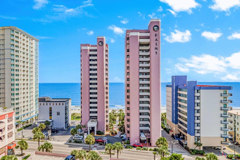 Palms Resort 905- Oceanfront House in Myrtle Beach