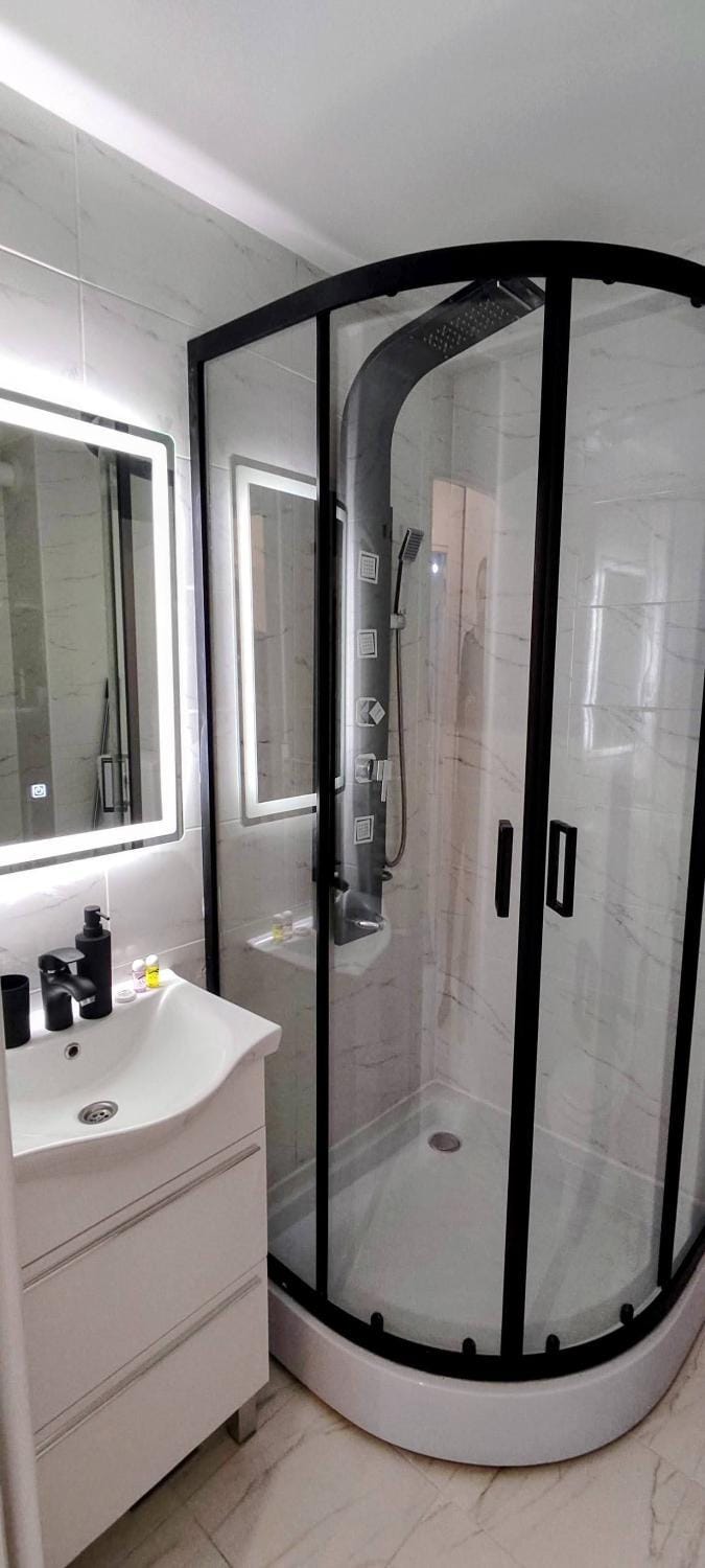 Shower, Bathroom