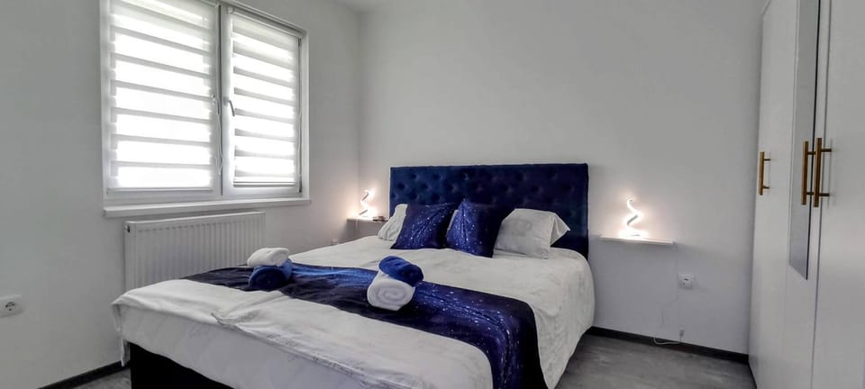 Bed, Photo of the whole room, Bedroom, towels, wardrobe