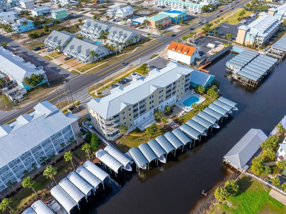 The Villas #302 by Pristine Properties Vacation Rentals Apartment in Mexico Beach