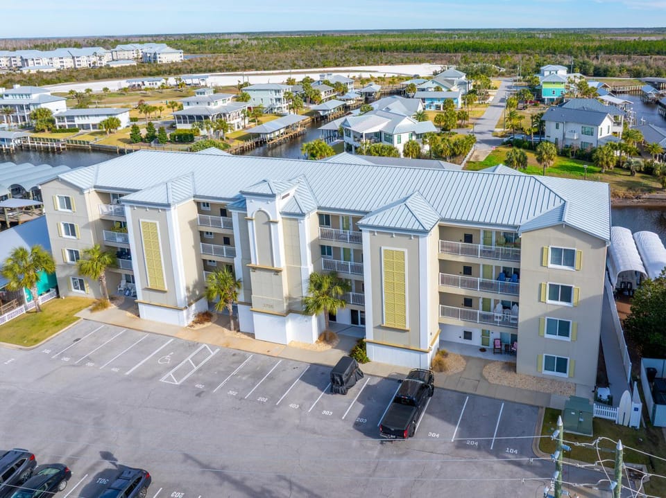 The Villas #302 by Pristine Properties Vacation Rentals Apartment in Mexico Beach