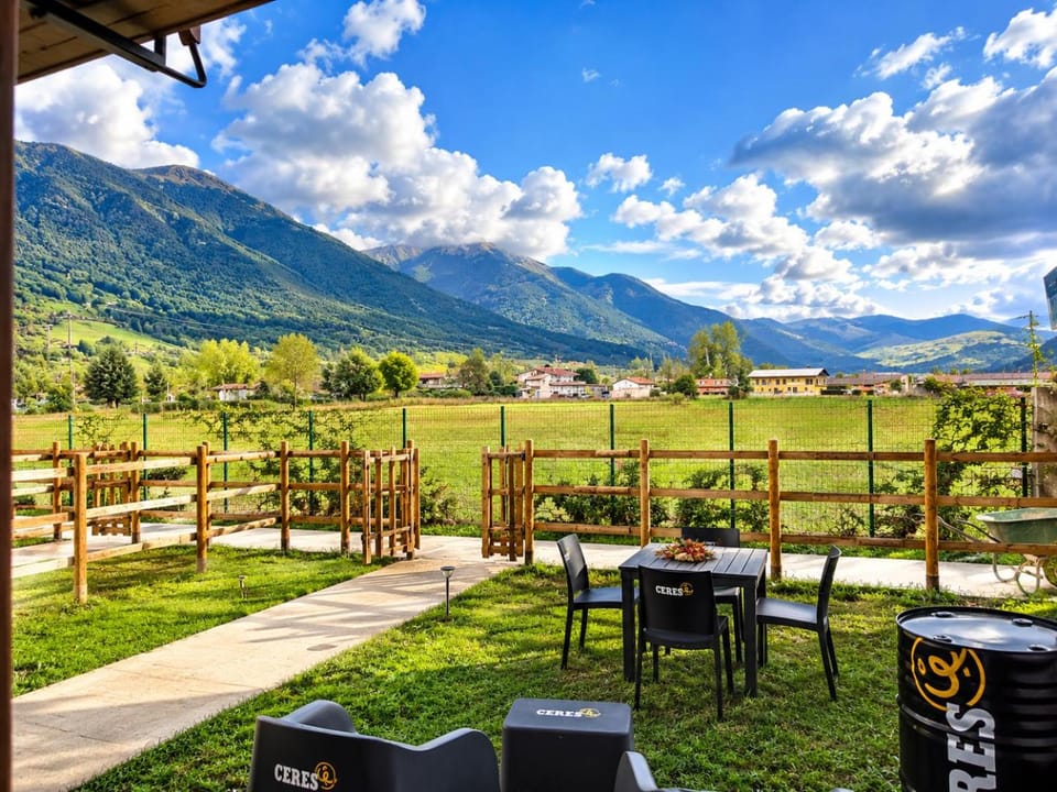 Garden view, Garden view