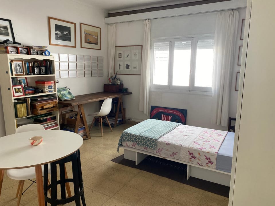 Bed, Living room, Photo of the whole room, Seating area, Dining area, Bedroom