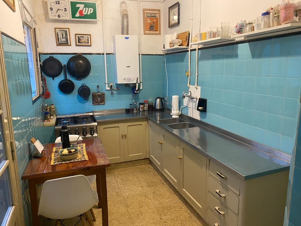 Kitchen or kitchenette, Food, Breakfast, stove