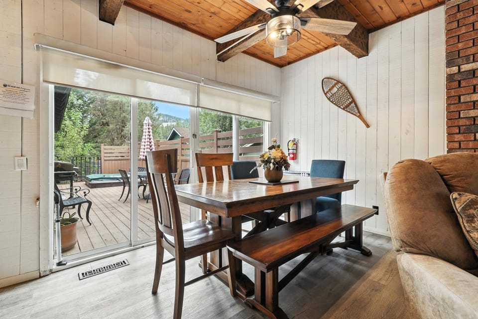 Big Bear Lake Cabin with Game Room cabin Cabin in Big Bear