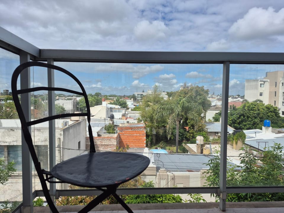 Property building, Day, Balcony/Terrace