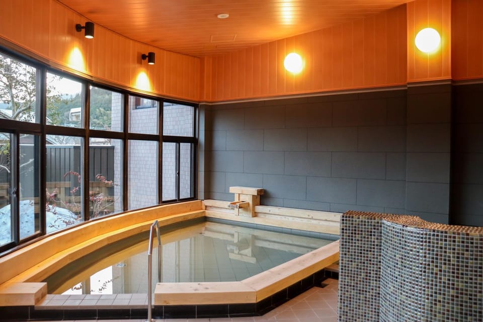 Hot Spring Bath, Spa and wellness centre/facilities