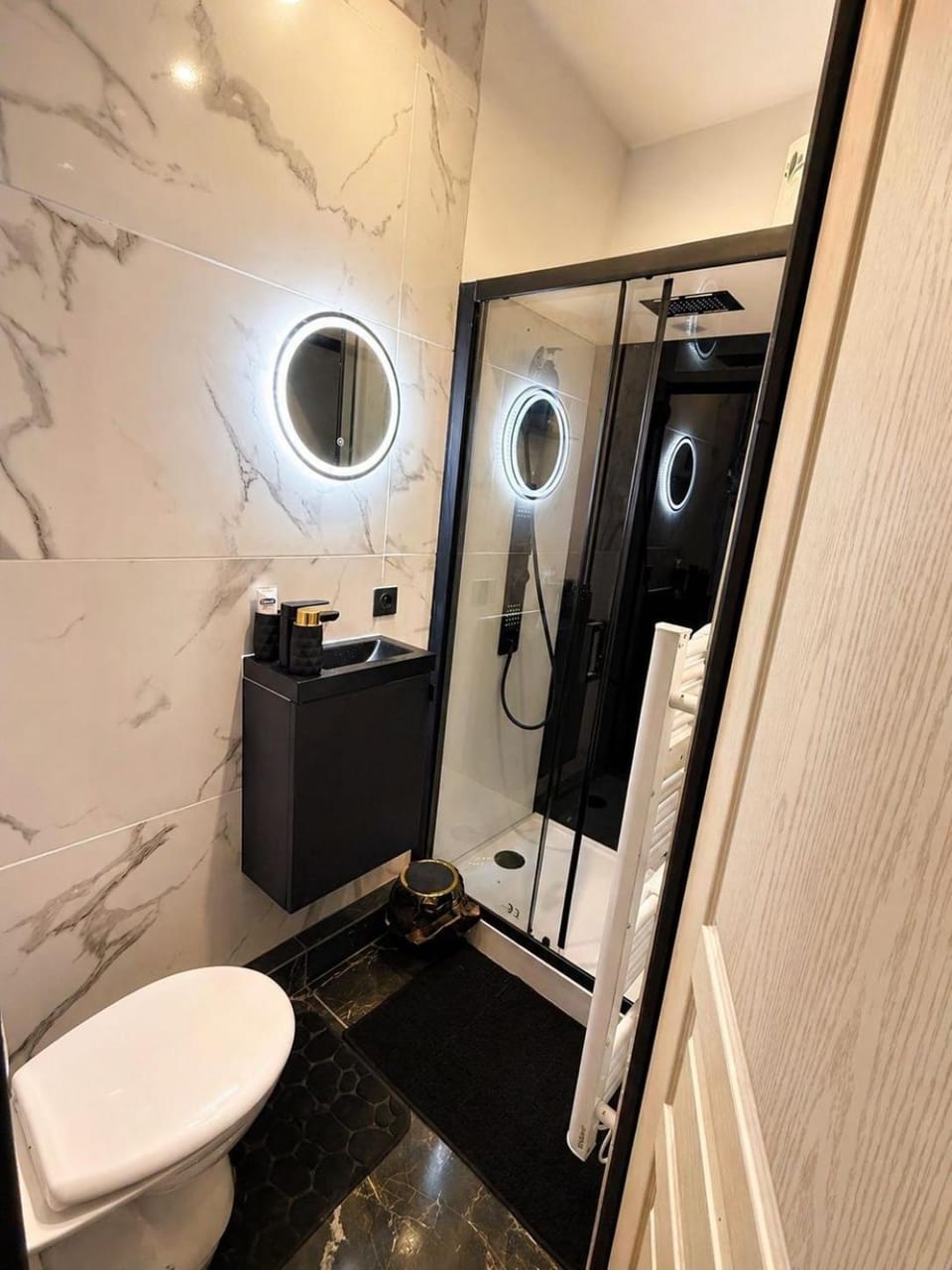 Dream Love Private Jacuzzi & Glamorous Atmosphere Apartment in Toulon