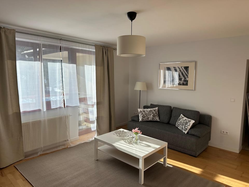 Living room, Photo of the whole room, Seating area