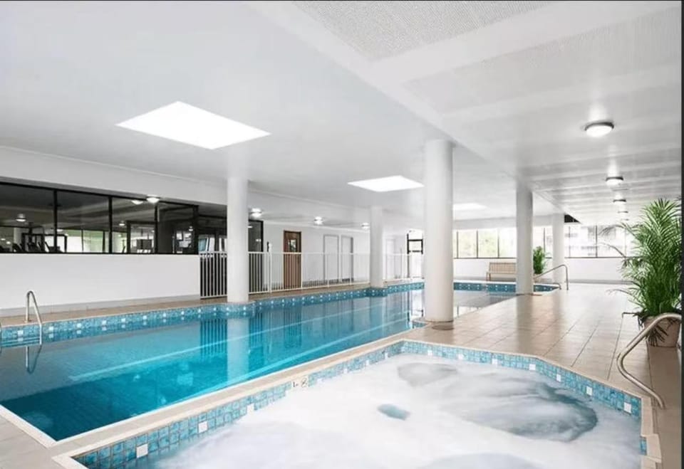 2BR Apt with Parking Walk to ICC & Darling Harbour & CBD & Chinatown Apartment in Sydney