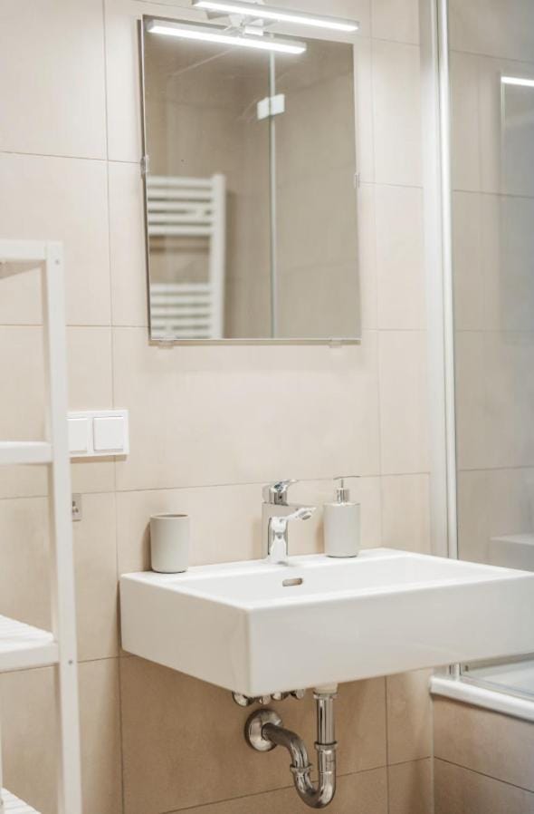 Skyline Apartment with SkyPool and Free Parking Apartment in Vienna