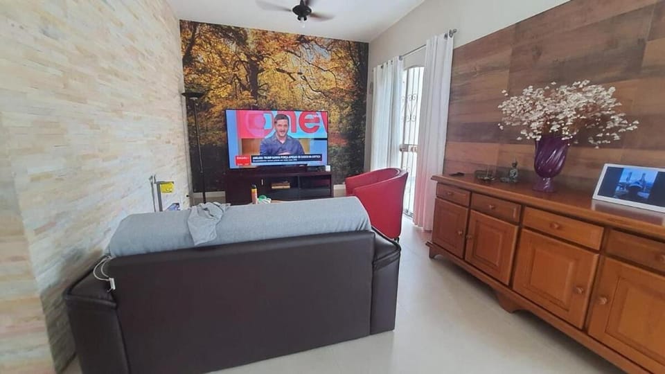 Casa de praia em Guarujá-SP House in State of São Paulo