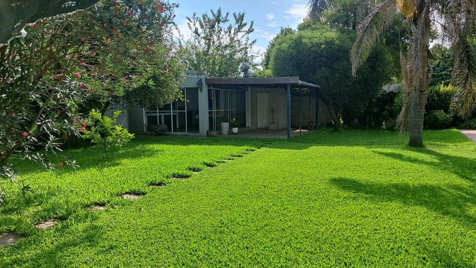 Casa Quinta Las Palmeras House in Entre Ríos Province, Argentina