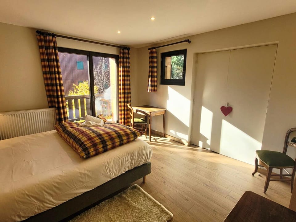Chalet familial rénové, proche centre, capacité 12, parking, WiFi - FR-1-598-195 Chalet in Les Gets