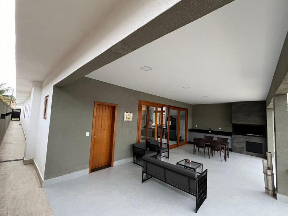 Casa térrea moderna em condomínio House in Bertioga