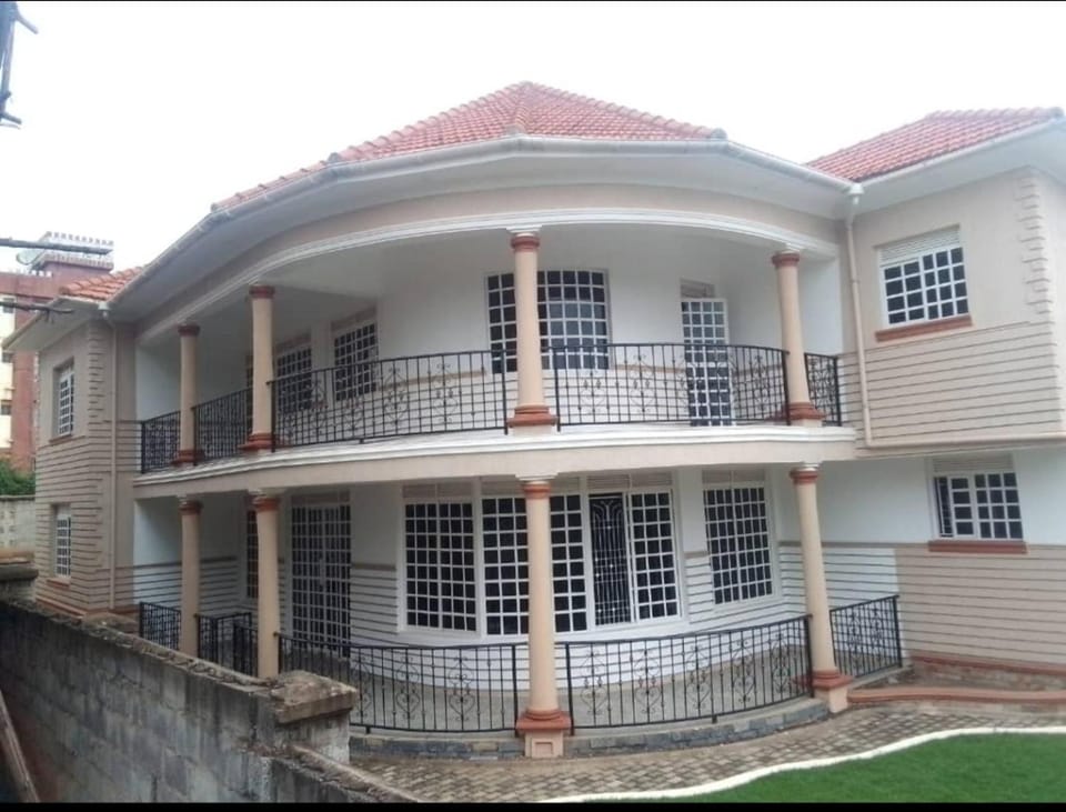 Sterling House Kampala Bed and Breakfast in Kampala