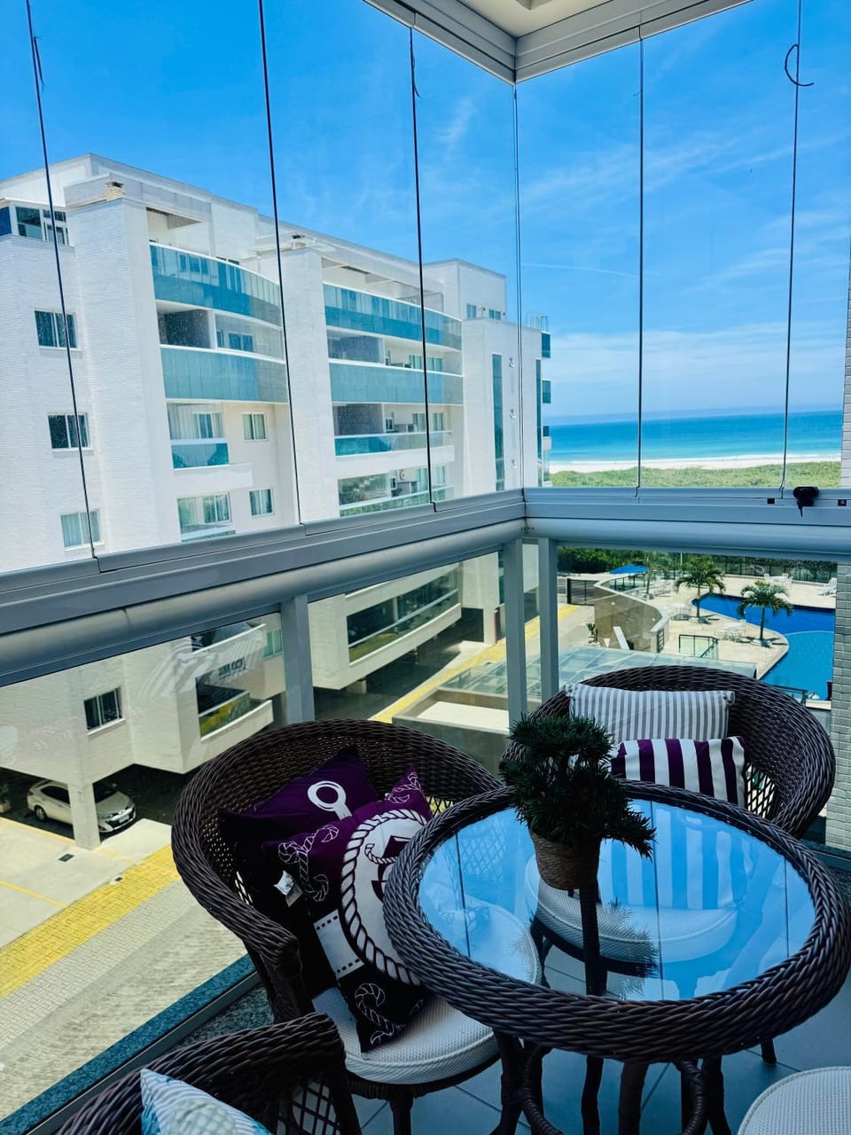 Ap com vista e piscina em frente a praia Apartment in State of Rio de Janeiro