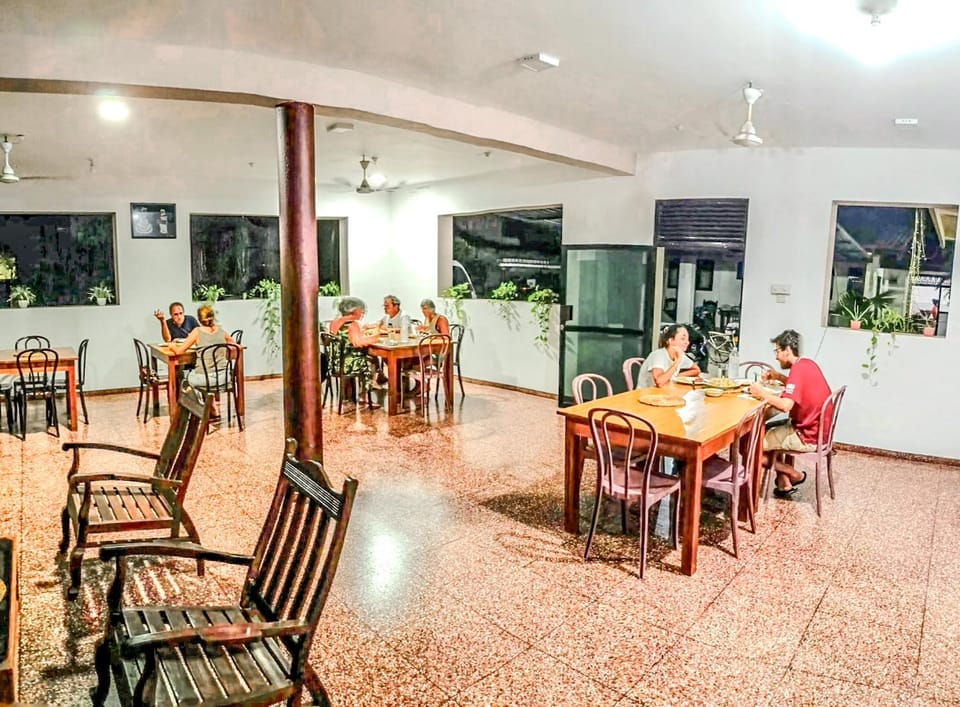 Restaurant/places to eat, Banquet/Function facilities, Seating area, Dining area
