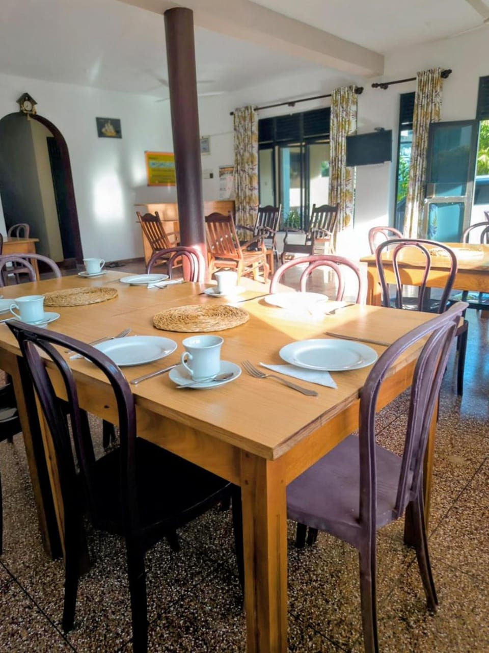 Restaurant/places to eat, Living room, Banquet/Function facilities, Seating area, Dining area