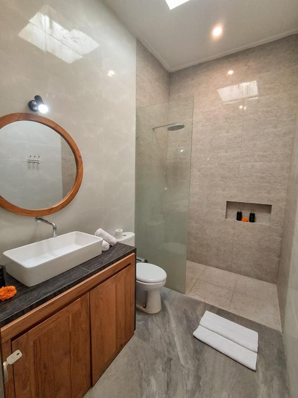 Shower, Toilet, Bathroom