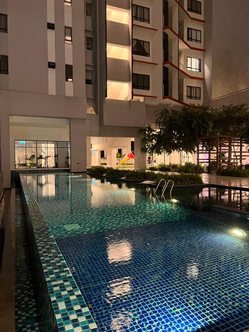 Bright Cozy Home & Welcoming Stay WI-FI VIM3 at Manjalara Apartment in Petaling Jaya