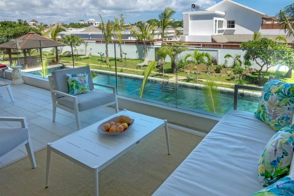 Apartment with large pool near beach Apartment in Grand Baie