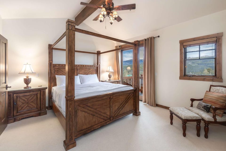 Bear Den House in Fraser