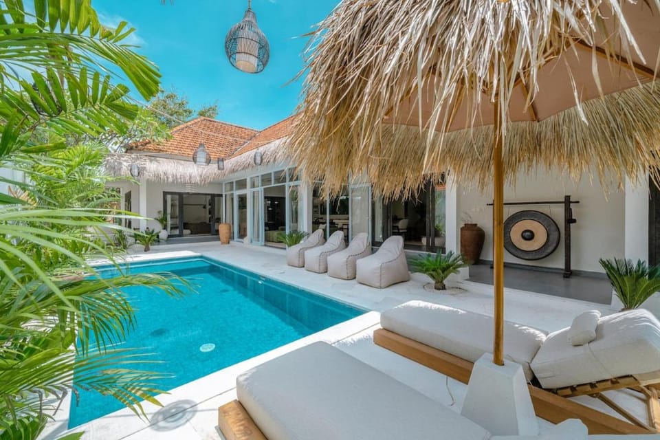 The Jungle - Luxurious & Tropical Concept - 3BR House in North Kuta