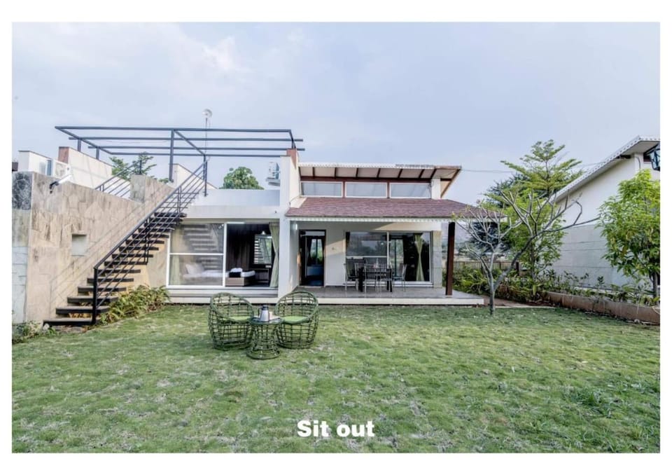 Property building, Day, Natural landscape, Garden