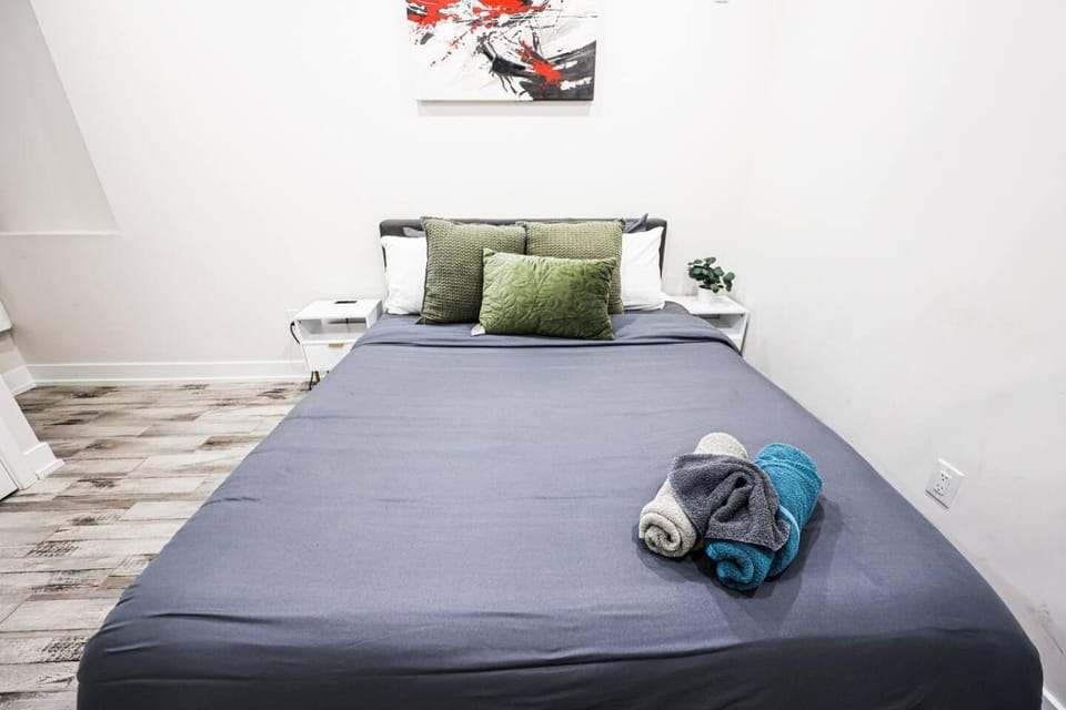 Specious 2BR-2BA UPenn, Central, Wi-Fi, 5 Sleep Apartment in Philadelphia