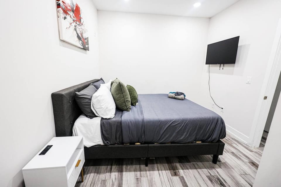 Specious 2BR-2BA UPenn, Central, Wi-Fi, 5 Sleep Apartment in Philadelphia
