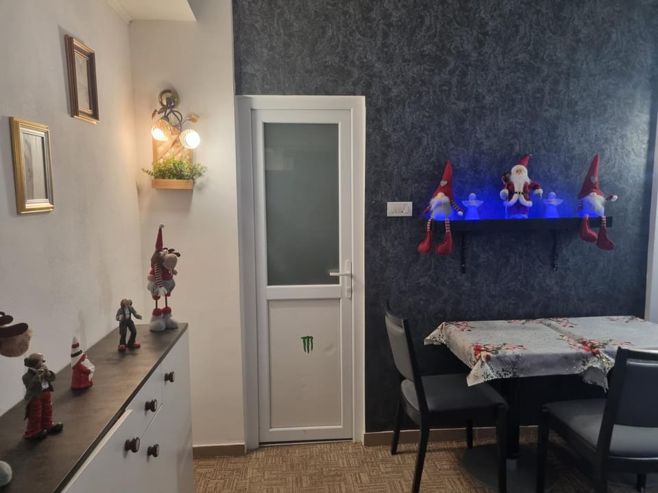 Garsoniera Luxury central 2 Apartment in Craiova