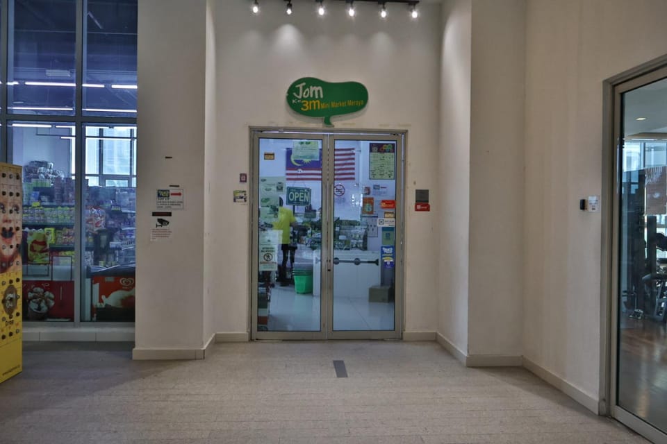 Supermarket/grocery shop