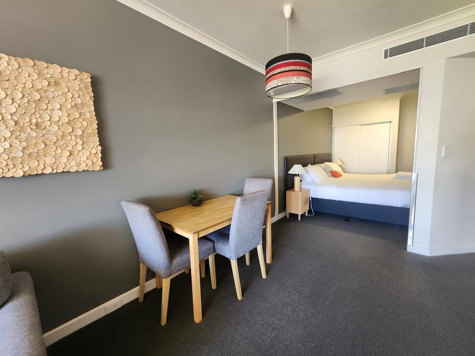One Bedroom Apartment at the Mantra Esplanade Darwin Apartment in Darwin