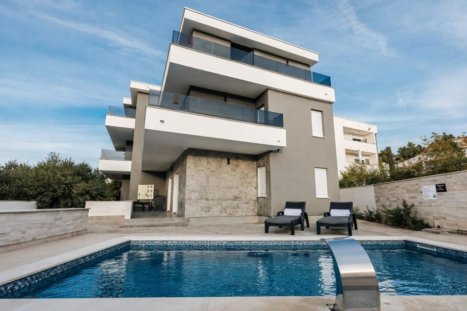 Property building, Swimming pool
