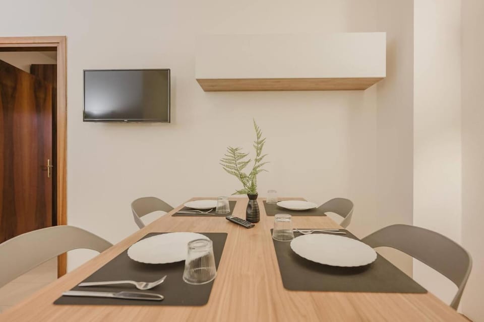 TV and multimedia, Dining area