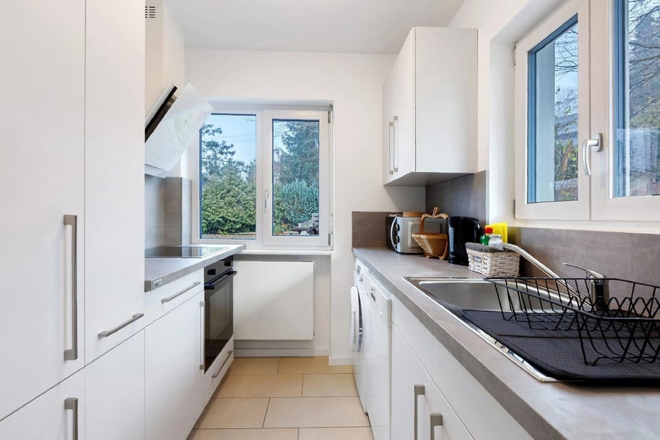 Kitchen or kitchenette, Living room