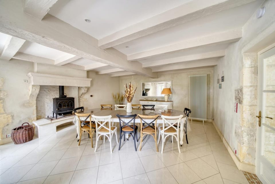 Dining area, Meals