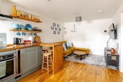 Cozy Cottage next to Newhaven Harbour Apartment in Edinburgh