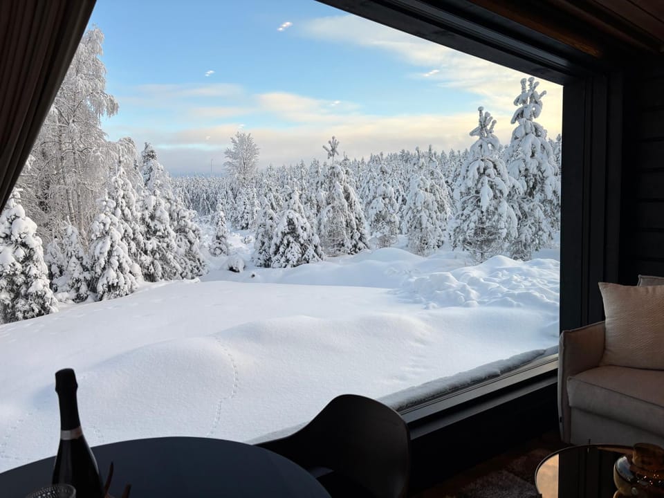View (from property/room), Living room, Dining area, Breakfast