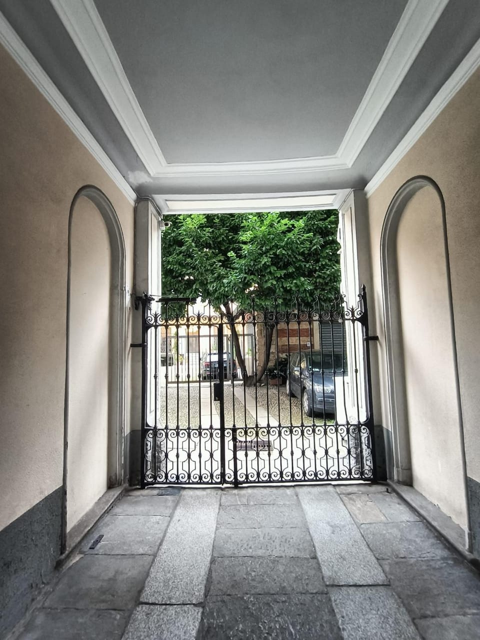 Patio, Facade/entrance, Day