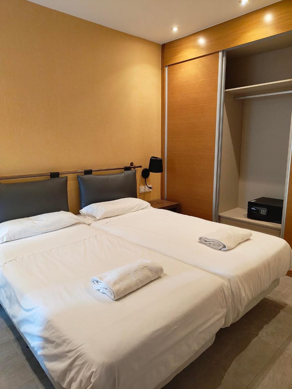 Bedroom, wardrobe