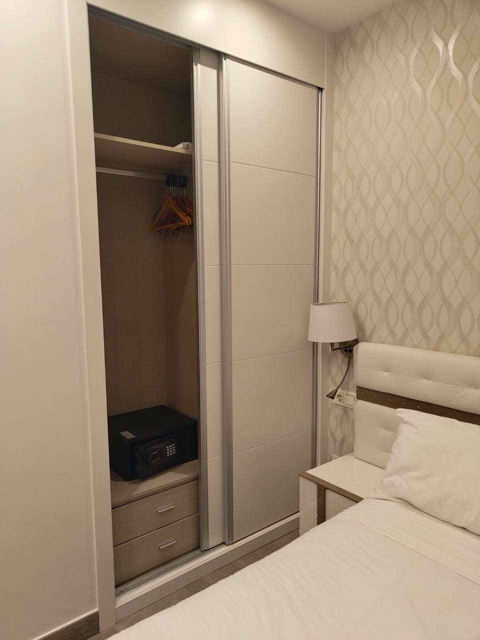Bedroom, wardrobe