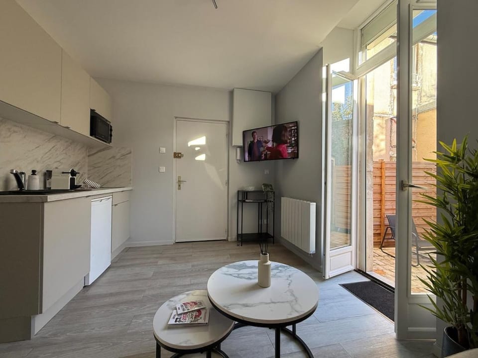 Appartement cosy avec cour privée en centre-ville Apartment in Bourges