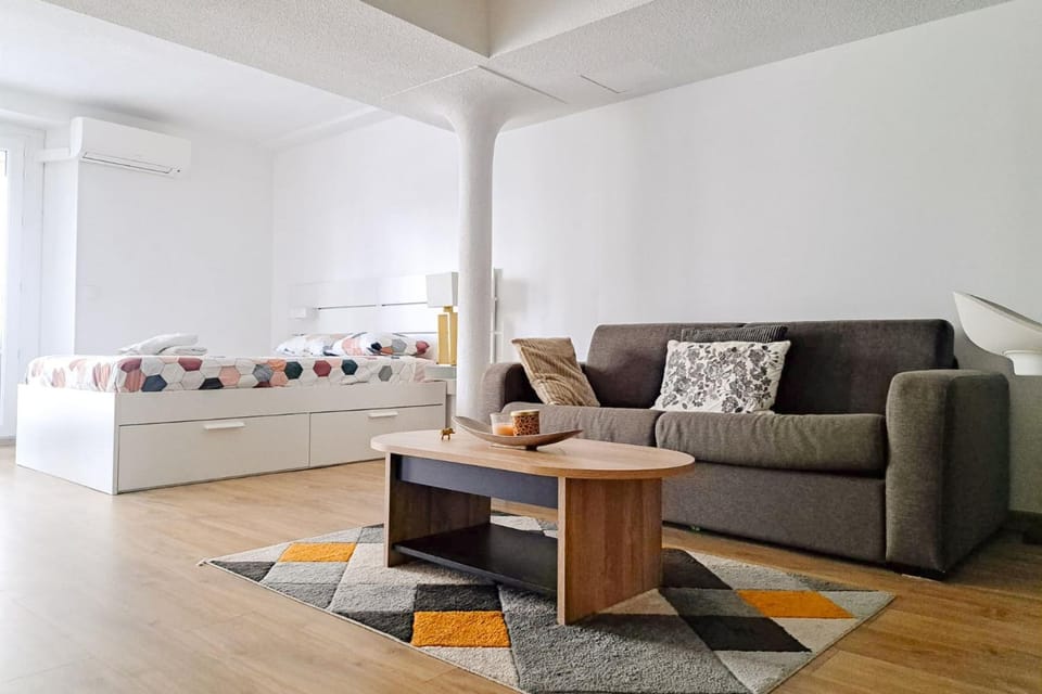 Studio Near Cannes City Center with Air Conditioning and Parking - Benakey Apartment in Cannes