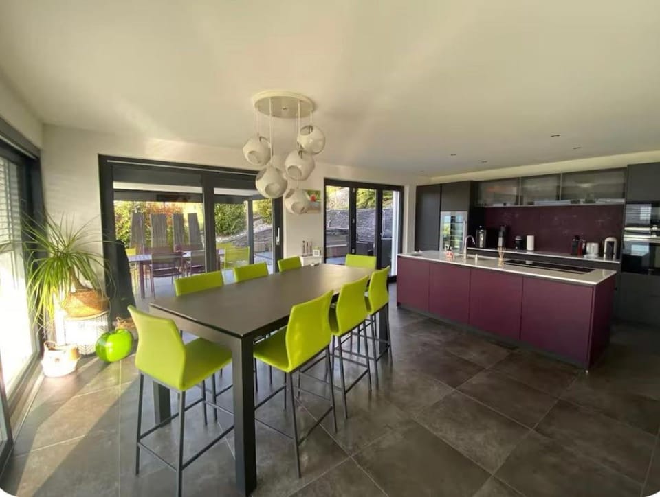 Chambres dans villa à 10 minutes de Crans-Montana Vacation rental in Sierre